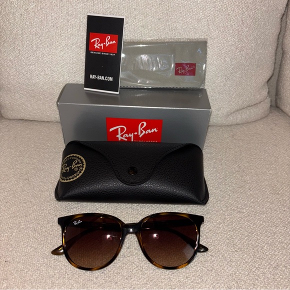 Ray-Ban Sunglasses RB4378 710/13 Tortoise Round Frames with Brown Lenses - Picture 1 of 4